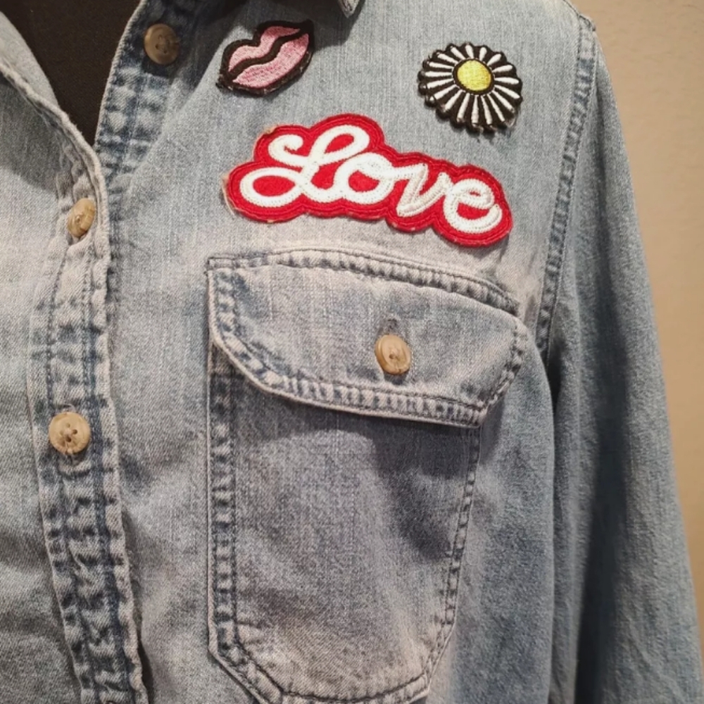 American Eagle Oversized Fit Patch Chambray Distr… - image 6